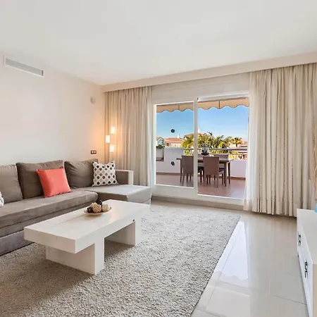 Apartament Stunning In With Kitchenette *