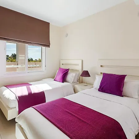 Apartament Stunning In With Kitchenette *